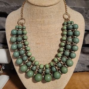 Cosmetic Necklaces Green with gold pair